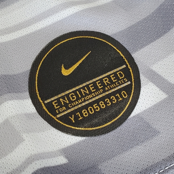 Nike Special Edition Soccer Goalie Shirt - Picture 2 of 12